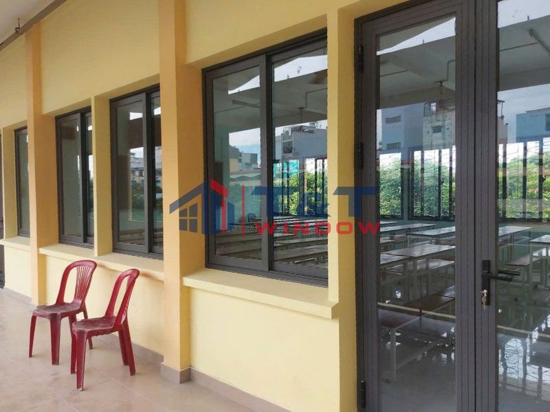 Trường Học Bình Thạnh – Hành Lang Nhôm Kính